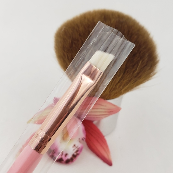 Morphe PK45 Angled Brow Brush Eyebrow Tool - Picture 4 of 7